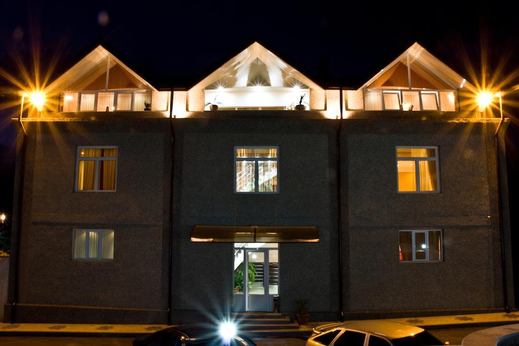 Laguna Hotel Vanadzor Exteriör bild